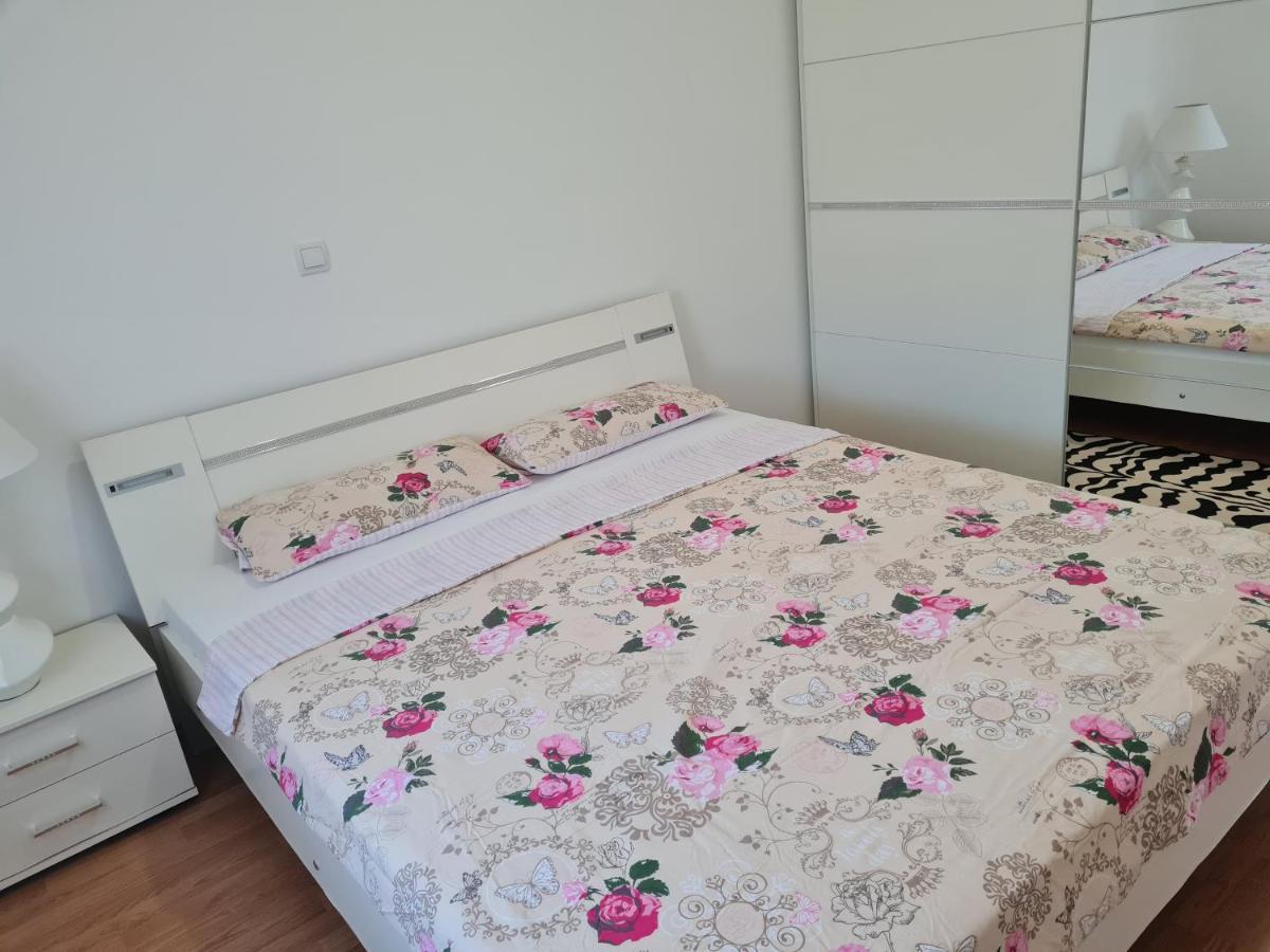 Apartment Nora Near The Beach Pula Zewnętrze zdjęcie